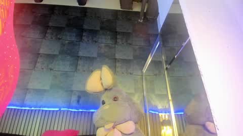 Rominna online show from January 17, 2025, 9:06 pm