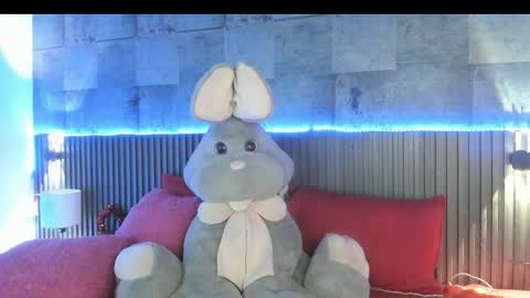 Rominna online show from March 11, 2025, 7:36 pm