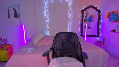 Romi Rouse online show from October 23, 2025, 6:34 am