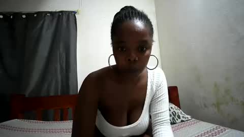 Snapshot of romy_cobel chatting on January 19, 2025, 1:22 pm Romy Cobel online show from January 19, 2025, 1:22 pm