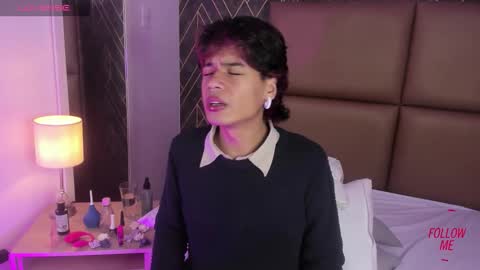 RONALD  online show from November 4, 2025, 3:33 pm