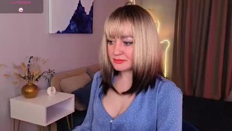 Snapshot of rones_meee chatting on February 26, 2026, 8:13 am Olivia online show from February 26, 2026, 8:13 am