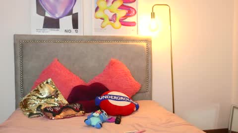 Roni online show from October 8, 2025, 2:20 am