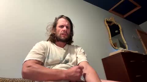 ronniejohnston13 online show from November 3, 2025, 7:42 am