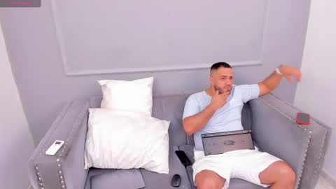 ronnyruso online show from January 13, 2025, 5:55 am