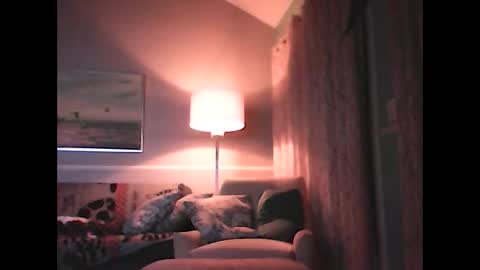 ronvlv online show from November 15, 2025, 3:15 am