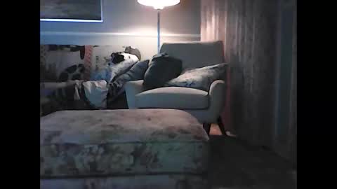 ronvlv online show from April 20, 2026, 1:52 am