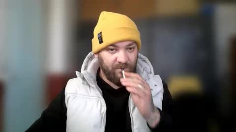 room21x online show from November 3, 2025, 7:31 am