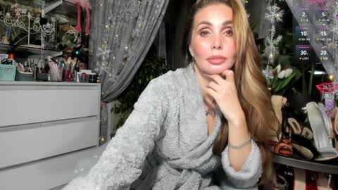 Snapshot of rora_ chatting on January 19, 2025, 10:39 pm Aurora online show from January 19, 2025, 10:39 pm