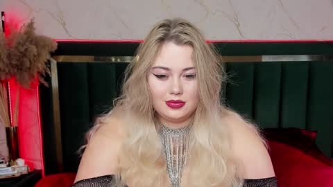 Chloe online show from February 4, 2025, 9:10 pm