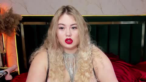 Chloe online show from February 11, 2025, 7:02 am