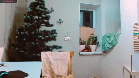 rosa843850 online show from December 17, 2024, 3:49 pm