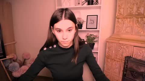 Snapshot of rosalais_ chatting on April 23, 2026, 6:36 am Rose online show from April 23, 2026, 6:36 am