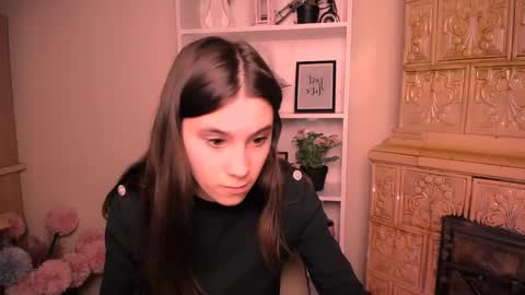 Snapshot of rosalais_ chatting on April 24, 2026, 6:49 am Rose online show from April 24, 2026, 6:49 am
