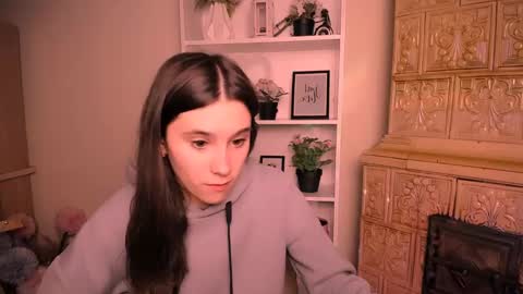 Snapshot of rosalais_ chatting on April 28, 2026, 6:07 am Rose online show from April 28, 2026, 6:07 am