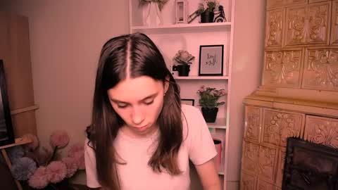 Snapshot of rosalais_ chatting on May 7, 2026, 6:41 am Rose online show from May 7, 2026, 6:41 am