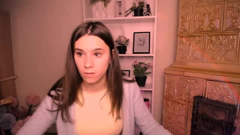 Snapshot of rosalais_ chatting on May 8, 2026, 6:52 am Rose online show from May 8, 2026, 6:52 am