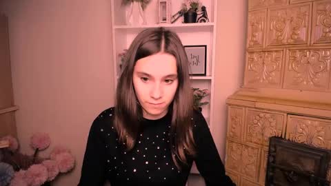 Snapshot of rosalais_ chatting on May 19, 2026, 6:31 am Rose online show from May 19, 2026, 6:31 am