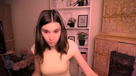 Snapshot of rosalais_ chatting on May 26, 2026, 6:20 am Rose online show from May 26, 2026, 6:20 am