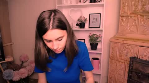Snapshot of rosalais_ chatting on June 2, 2026, 6:04 am Rose online show from June 2, 2026, 6:04 am