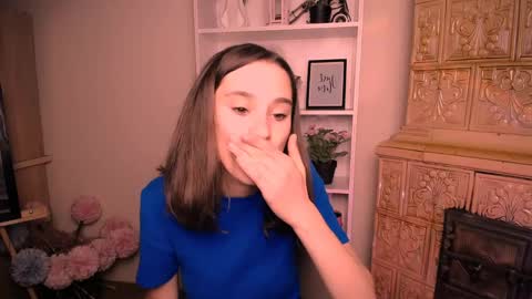 Snapshot of rosalais_ chatting on June 3, 2026, 6:16 am Rose online show from June 3, 2026, 6:16 am