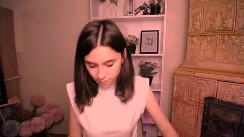 Snapshot of rosalais_ chatting on June 9, 2026, 6:25 am Rose online show from June 9, 2026, 6:25 am