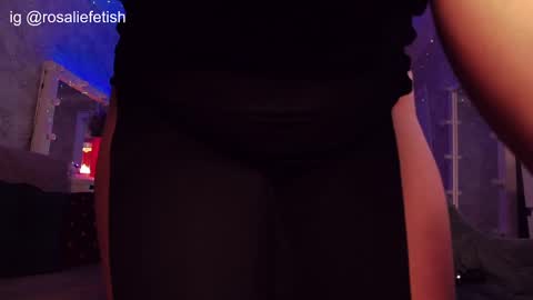 Snapshot of rosaliefetish chatting on December 3, 2024, 6:49 pm Rosalie online show from December 3, 2024, 6:49 pm