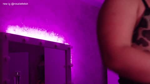 Snapshot of rosaliefetish chatting on January 22, 2025, 1:53 pm Rosalie online show from January 22, 2025, 1:53 pm