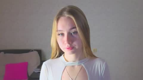 rosalina online show from November 21, 2025, 6:34 am