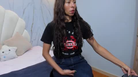 Snapshot of rosalinda_cortez chatting on December 30, 2024, 3:35 pm Rosalinda online show from December 30, 2024, 3:35 pm