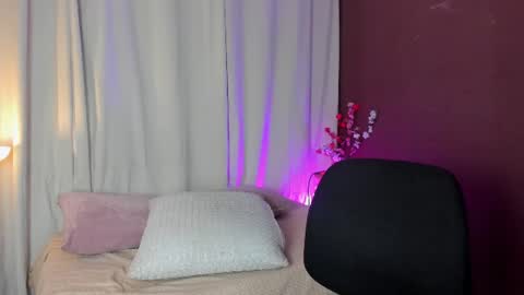 rosario_tijeraxxx online show from June 18, 2026, 7:07 pm