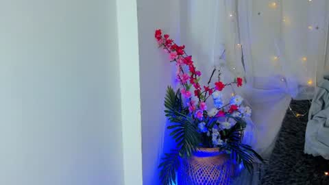 rosario_tijeraxxx online show from July 27, 2026, 9:44 pm