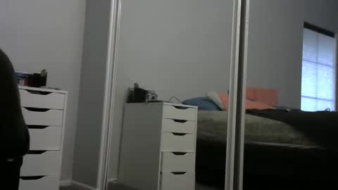 roscoes8 online show from November 9, 2025, 2:59 pm