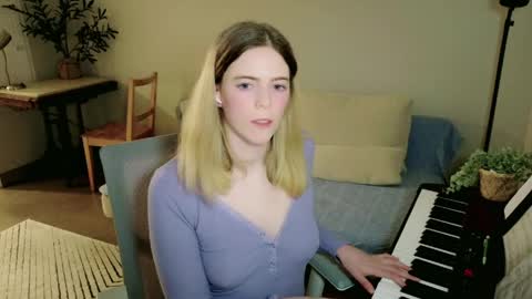 rose77782 online show from April 28, 2026, 1:59 am