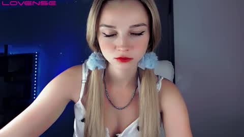 rose__luck online show from September 10, 2025, 5:35 pm