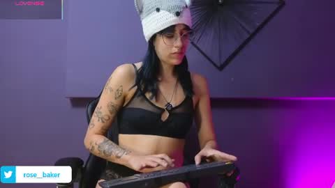 Snapshot of rose_baker_ chatting on July 15, 2026, 12:21 pm ROSE BAKER online show from July 15, 2026, 12:21 pm