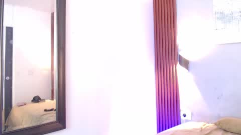 rose_crimson online show from September 26, 2025, 1:20 am