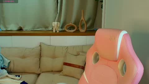 Snapshot of rose_desiree chatting on July 6, 2026, 11:18 am Rose online show from July 6, 2026, 11:18 am