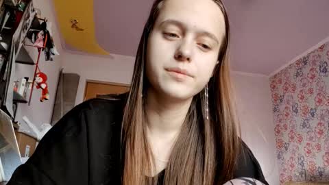 Sophie online show from December 3, 2025, 1:13 am