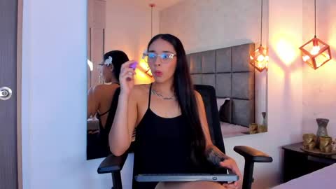 Snapshot of roseaurora chatting on May 6, 2026, 11:15 am roseaurora online show from May 6, 2026, 11:15 am
