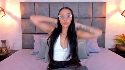 Snapshot of roseaurora chatting on May 7, 2026, 12:54 pm roseaurora online show from May 7, 2026, 12:54 pm