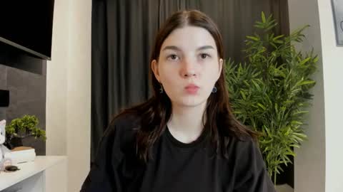 Snapshot of roseblanche2k chatting on July 9, 2026, 10:58 pm Florin online show from July 9, 2026, 10:58 pm