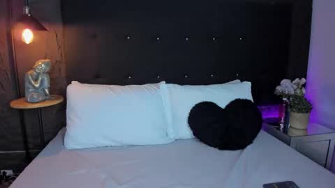 Rose  online show from November 28, 2025, 4:59 am