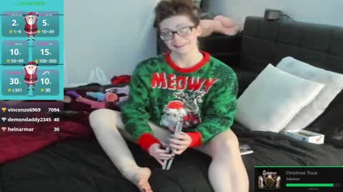 Snapshot of rosehatter chatting on December 25, 2024, 10:48 pm Rose Hatter online show from December 25, 2024, 10:48 pm