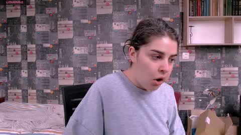 Rose online show from September 15, 2025, 9:42 am