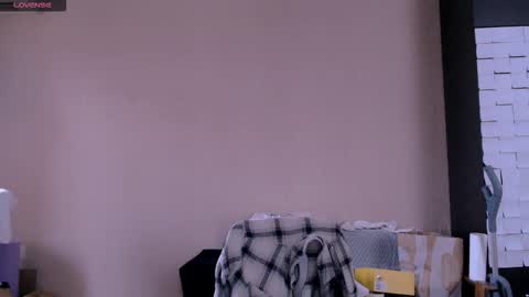 Rose online show from December 4, 2025, 7:28 am