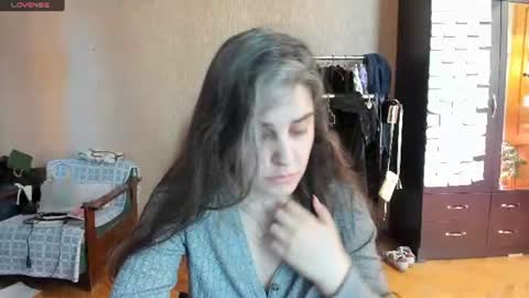 Snapshot of roselina_ chatting on June 15, 2026, 9:22 am Rose online show from June 15, 2026, 9:22 am