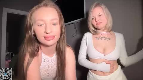 Sophie and Sarah online show from March 7, 2026, 7:00 pm