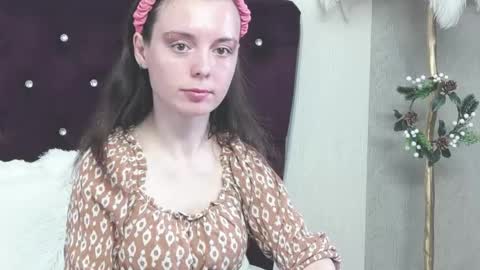 Roselyn online show from April 15, 2026, 5:03 am