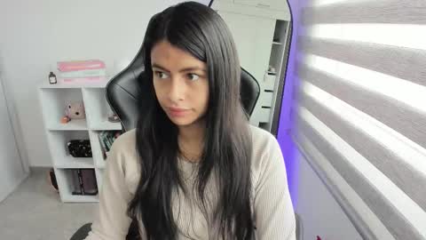 Snapshot of roseparis chatting on November 3, 2025, 2:51 pm Nat online show from November 3, 2025, 2:51 pm